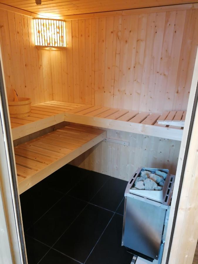 Ferienwohnung Christine Mit Sauna Und Whirlpool Utzerath Ngoại thất bức ảnh
