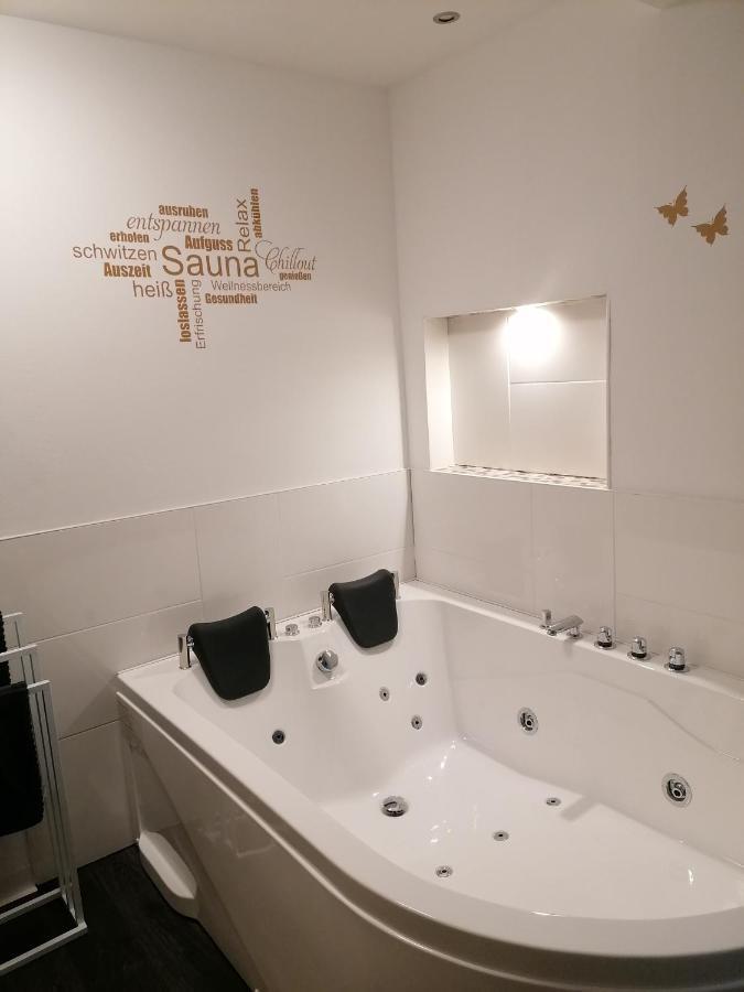 Ferienwohnung Christine Mit Sauna Und Whirlpool Utzerath Ngoại thất bức ảnh