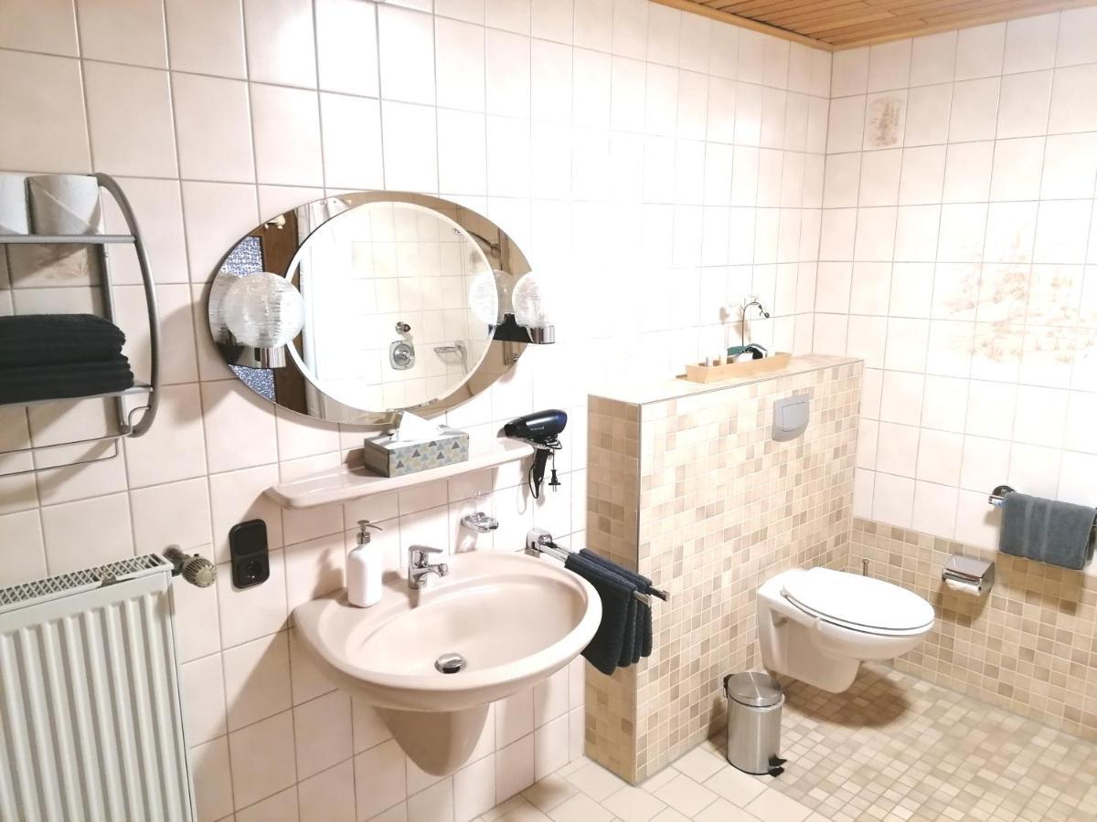 Ferienwohnung Christine Mit Sauna Und Whirlpool Utzerath Ngoại thất bức ảnh